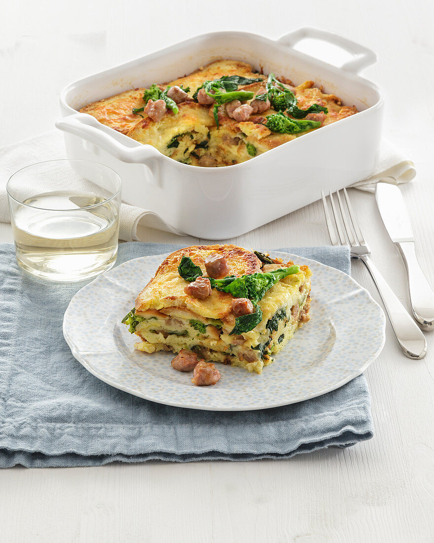 Gratin di pane con salsiccia e friarielli