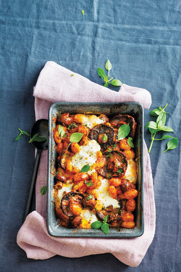 Gebackene Gnocchi mit Pilzragout