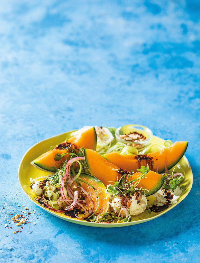 Creamy mozzarella, spanspek and fennel salad