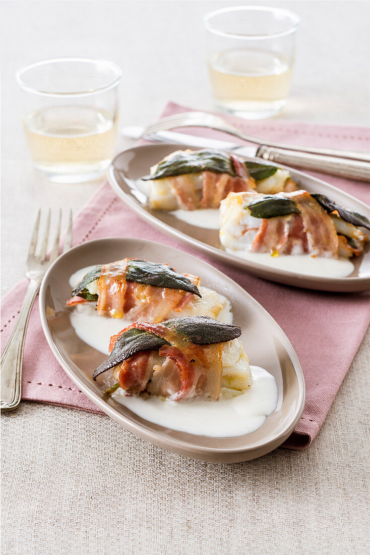 Stockfisch-Saltimbocca mit Käsesauce