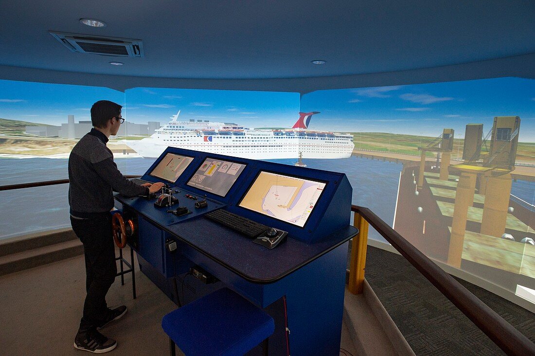 Port and harbour design and training simulator