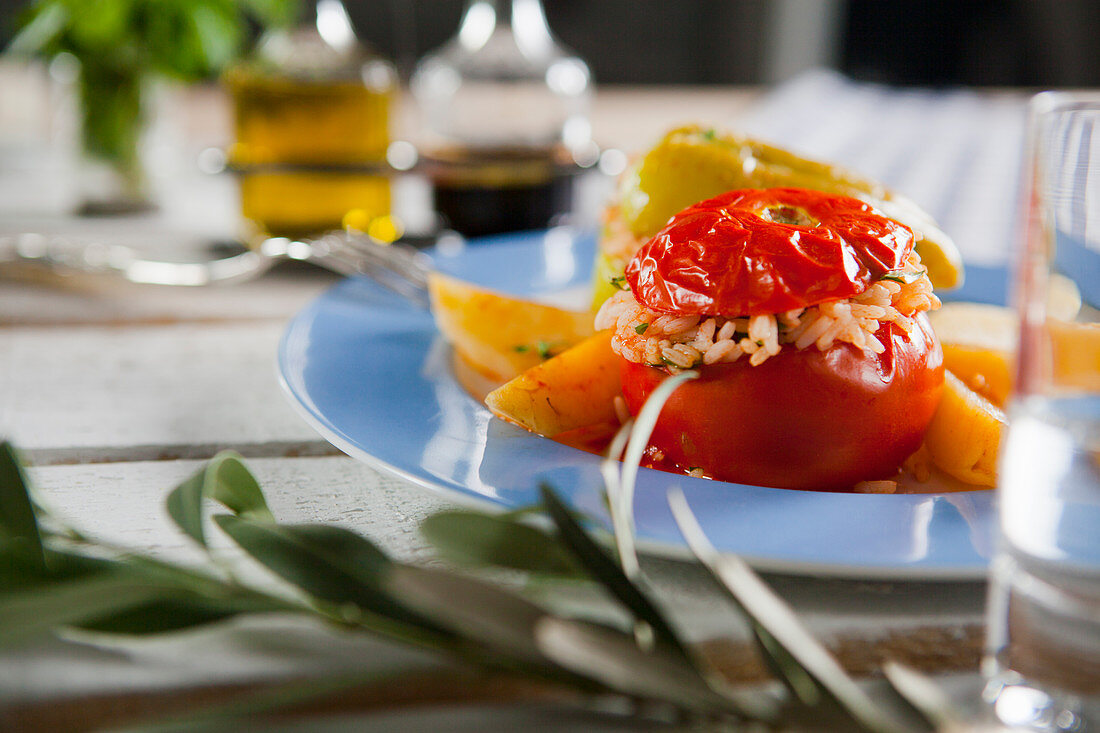 Jemista - gefüllte Paprika und Tomaten mit Reis (Griechenland)