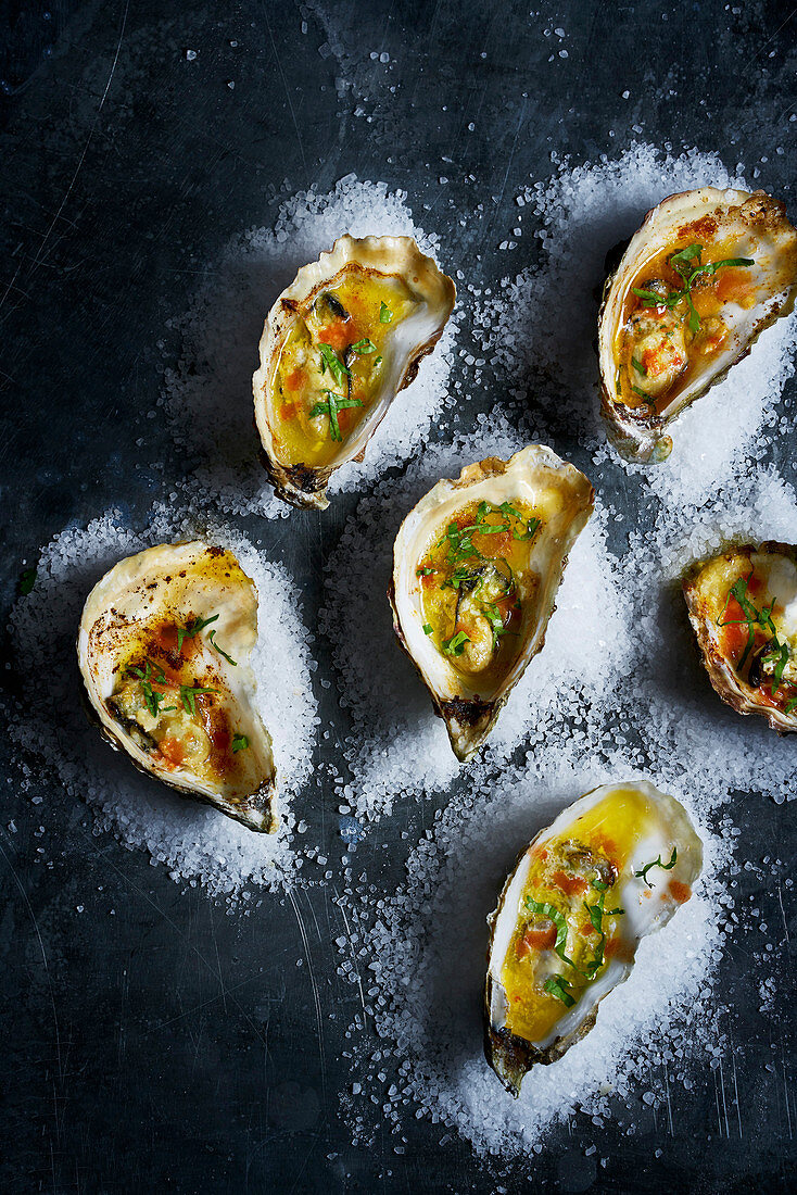Grilled oysters with garlic butter