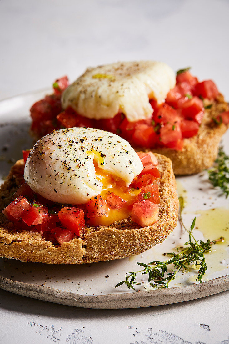 Greek ntacos with eggs and tomatoes