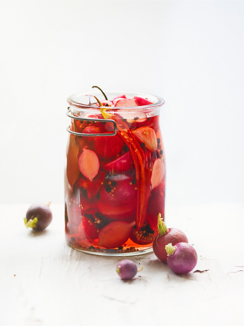 Chilli pickled radish