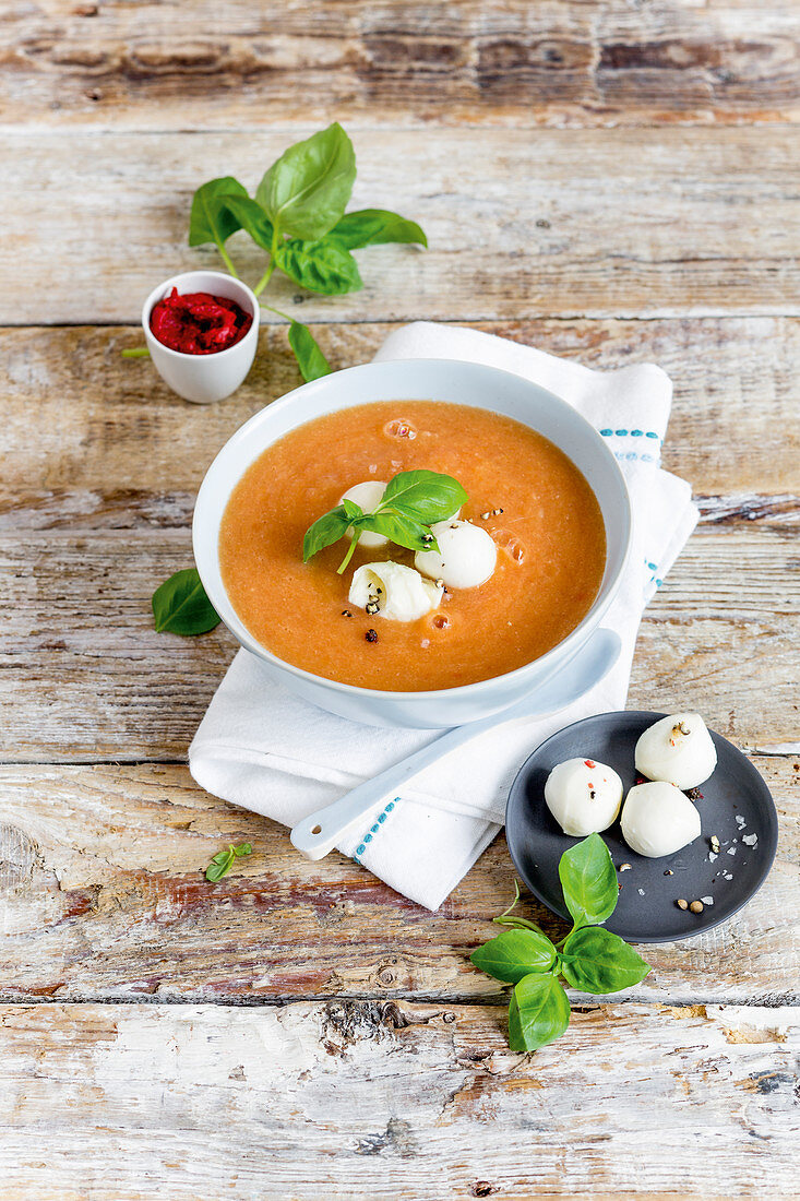 Italian bean soup with mini mozzarella