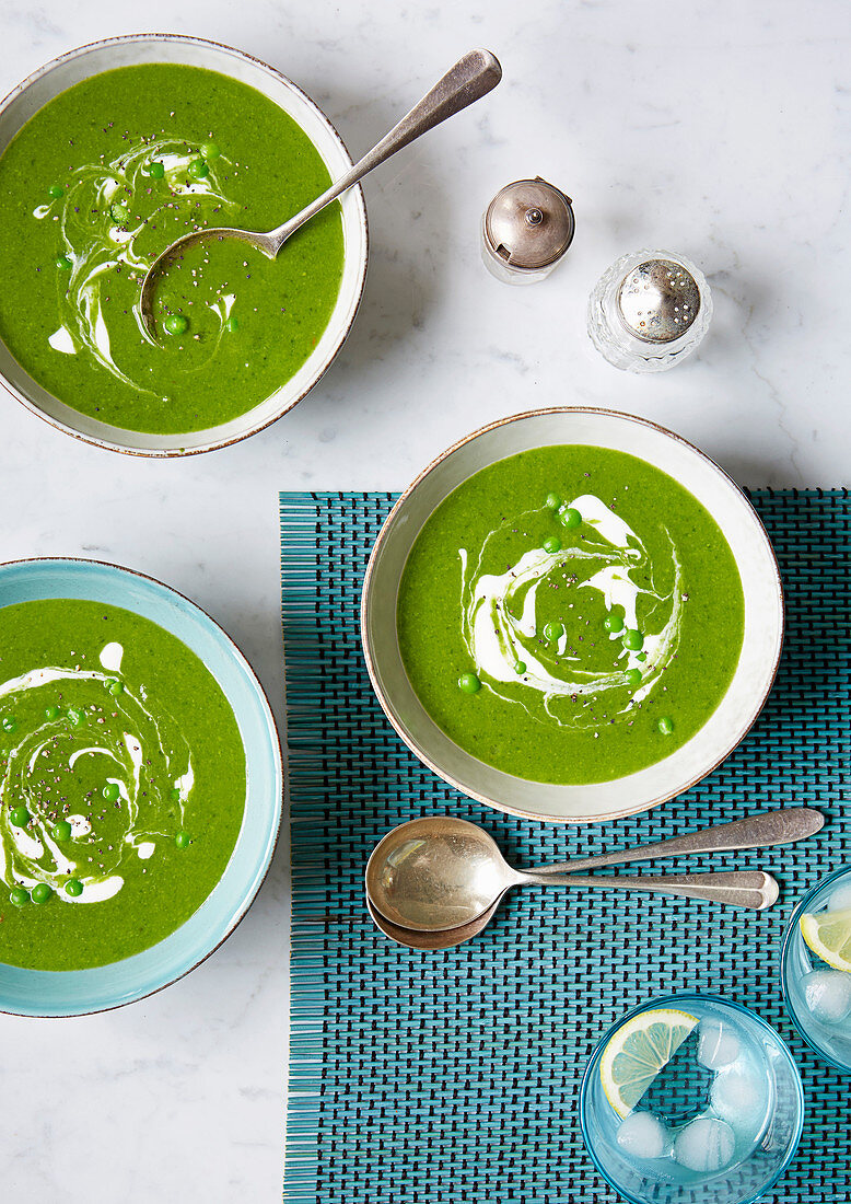Grüne Erbsen-Spinat-Suppe