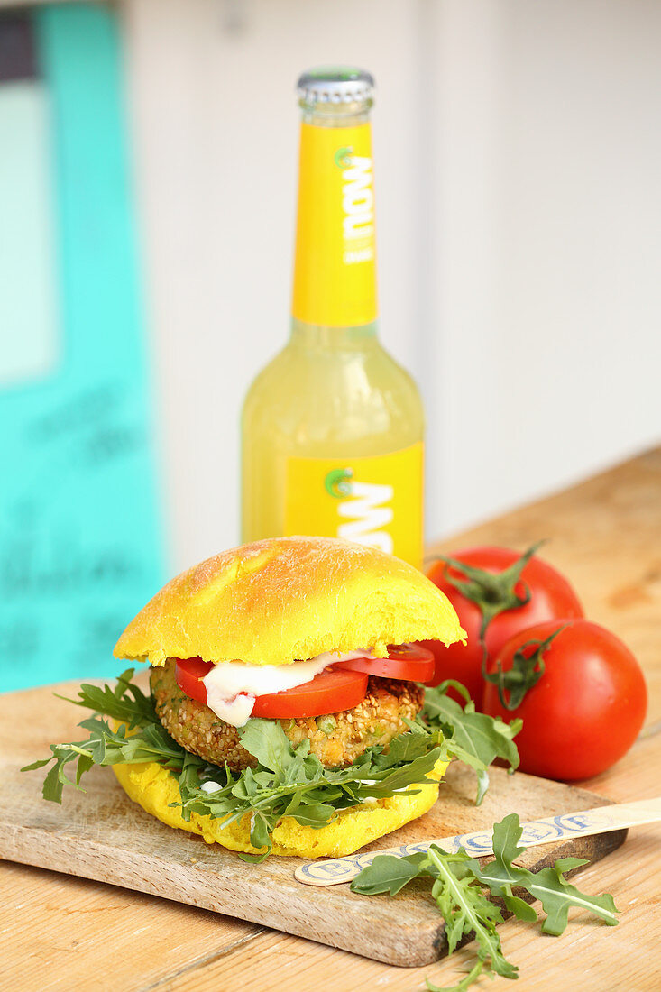 Veggie burgers with chickpea patties, tomato and rocket