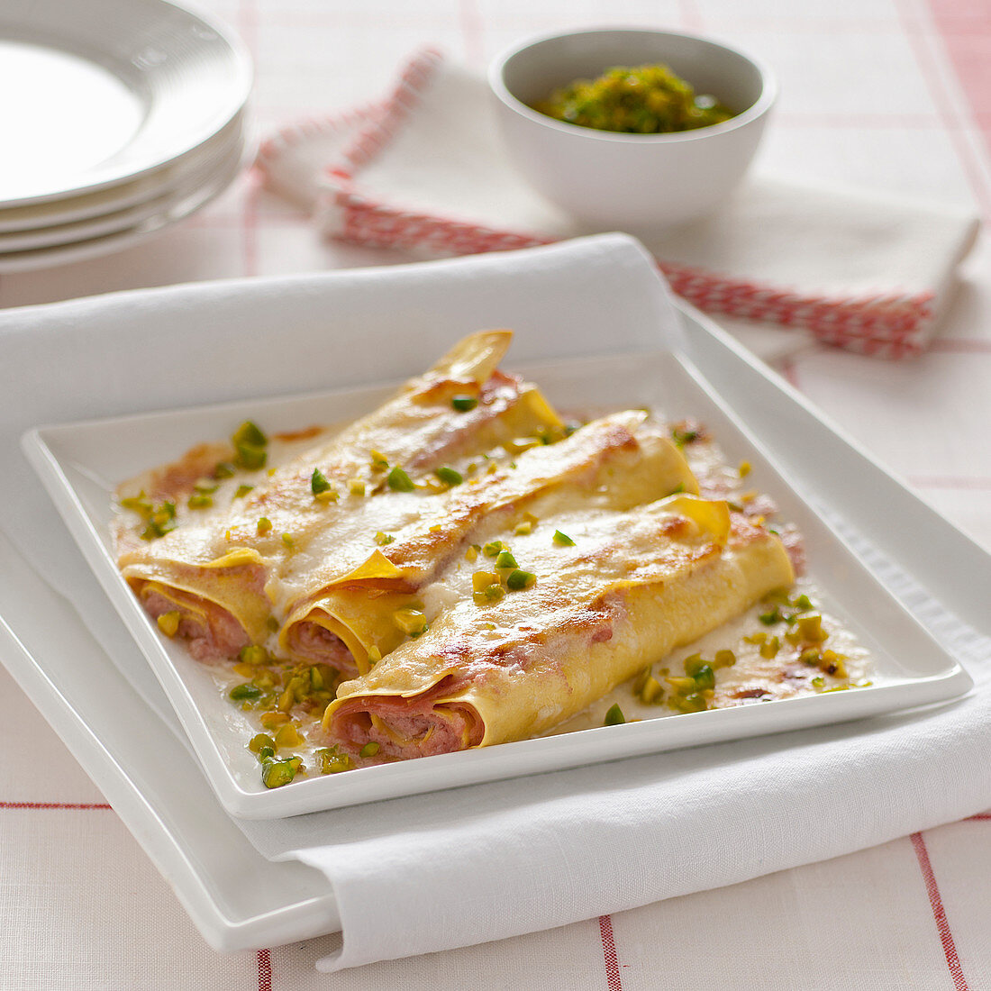 Cannelloni mit Mortadella und Pistazien