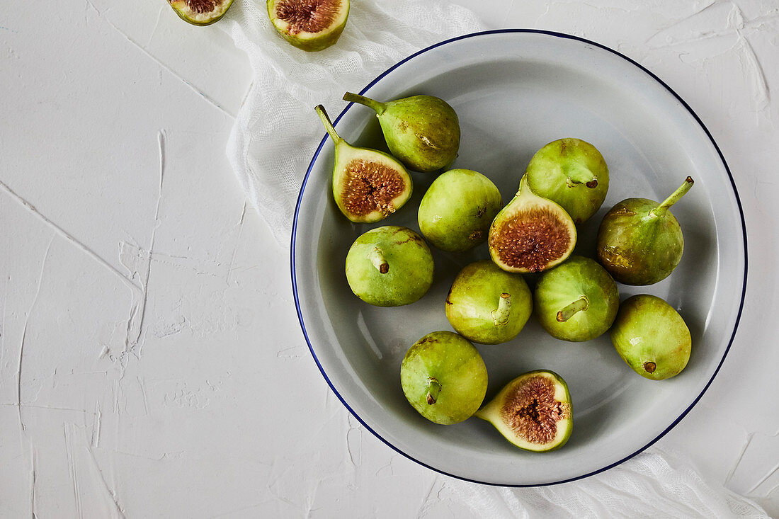 Fresh organic figs