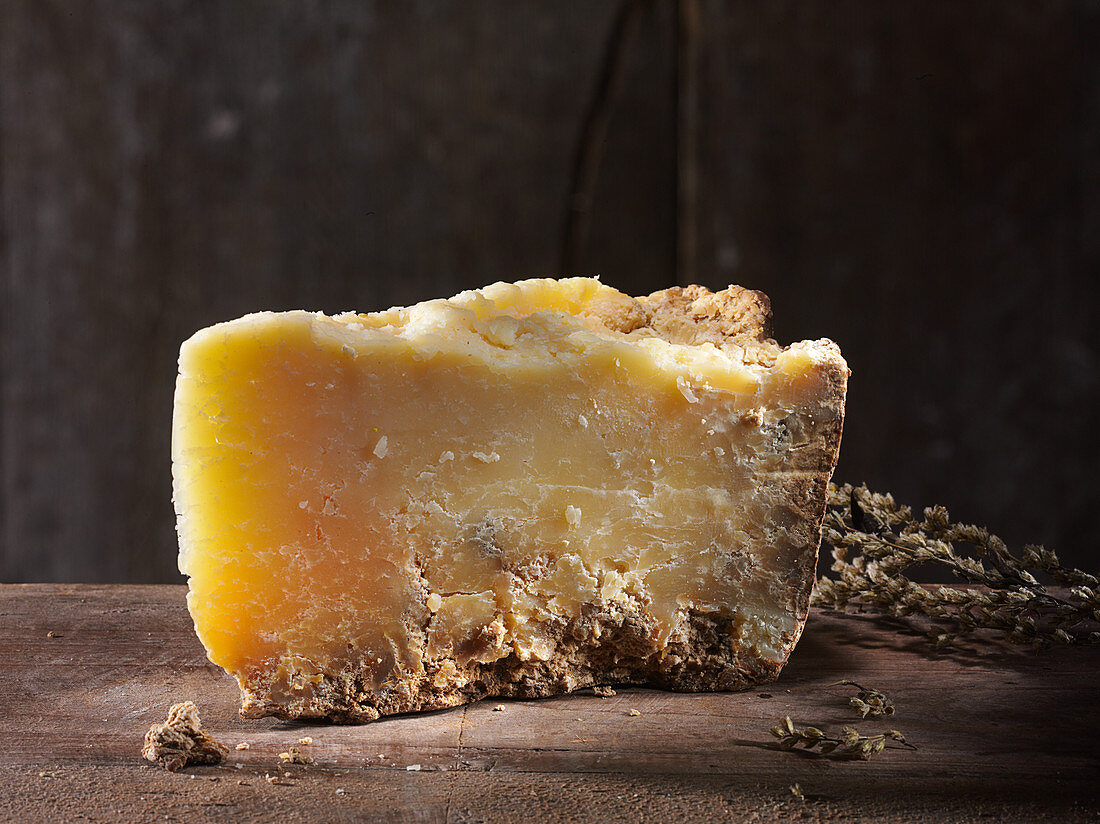 Cantal (raw milk cheese from France)