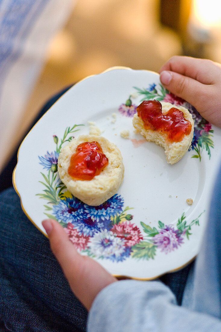 Scones with strawberry jam