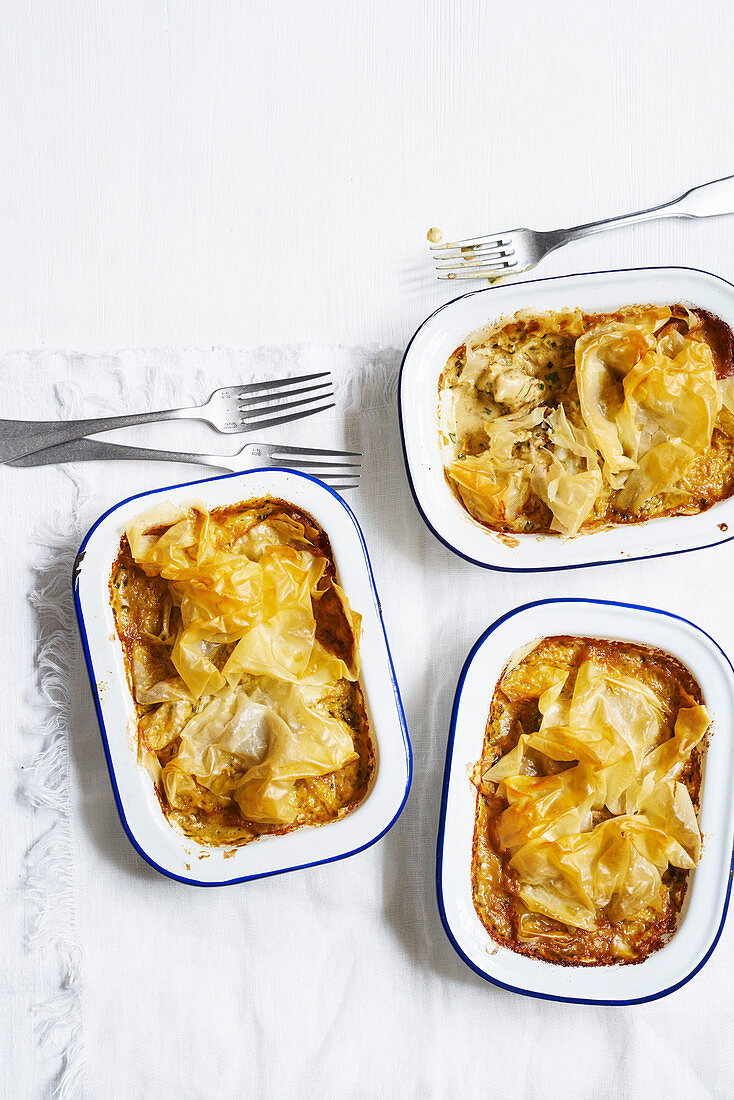 Sommerliche Filo-Pies mit Hähnchen