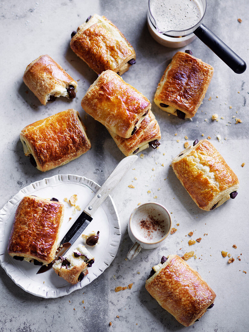 Pain au Chocolat (Blätterteiggebäck, Frankreich)