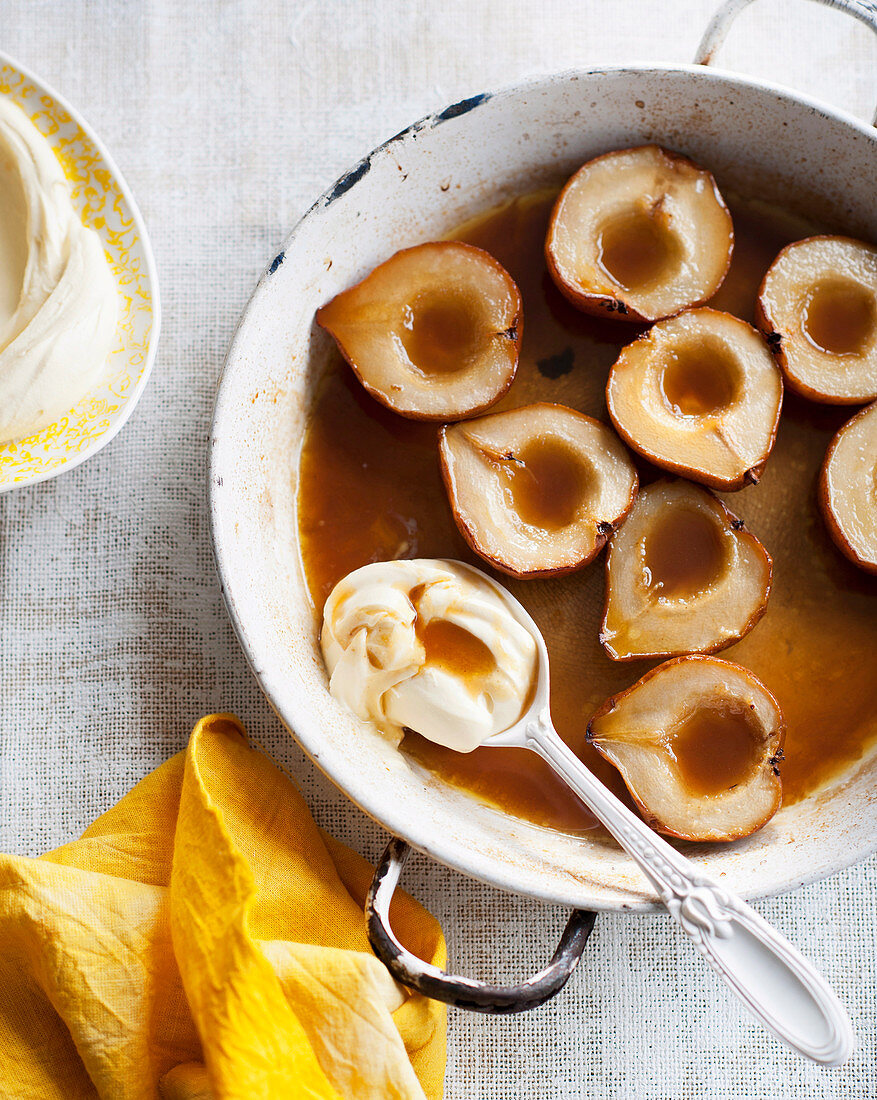 Maple baked pears with sweet mascarpone