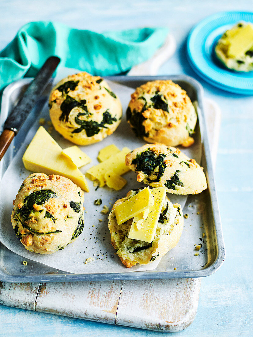 Spinach and Feta Bread Rolls (gluten-free)