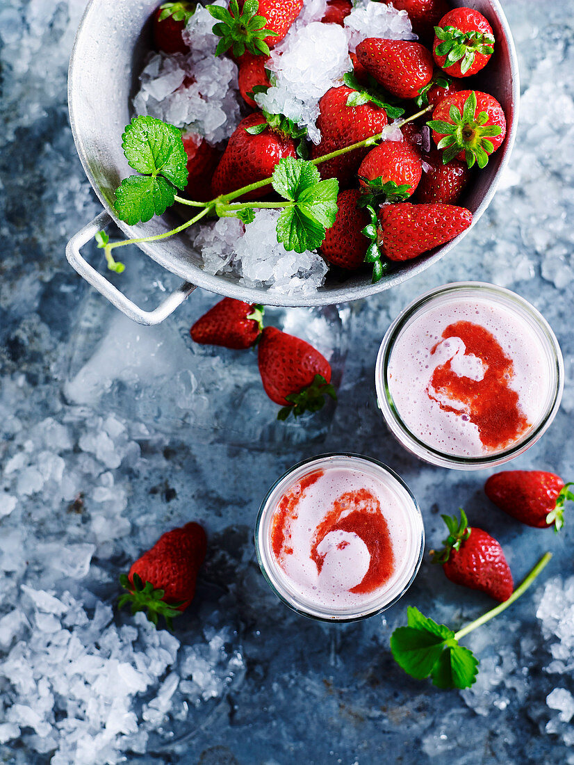 Soja-Protein-Smoothie mit Erdbeeren