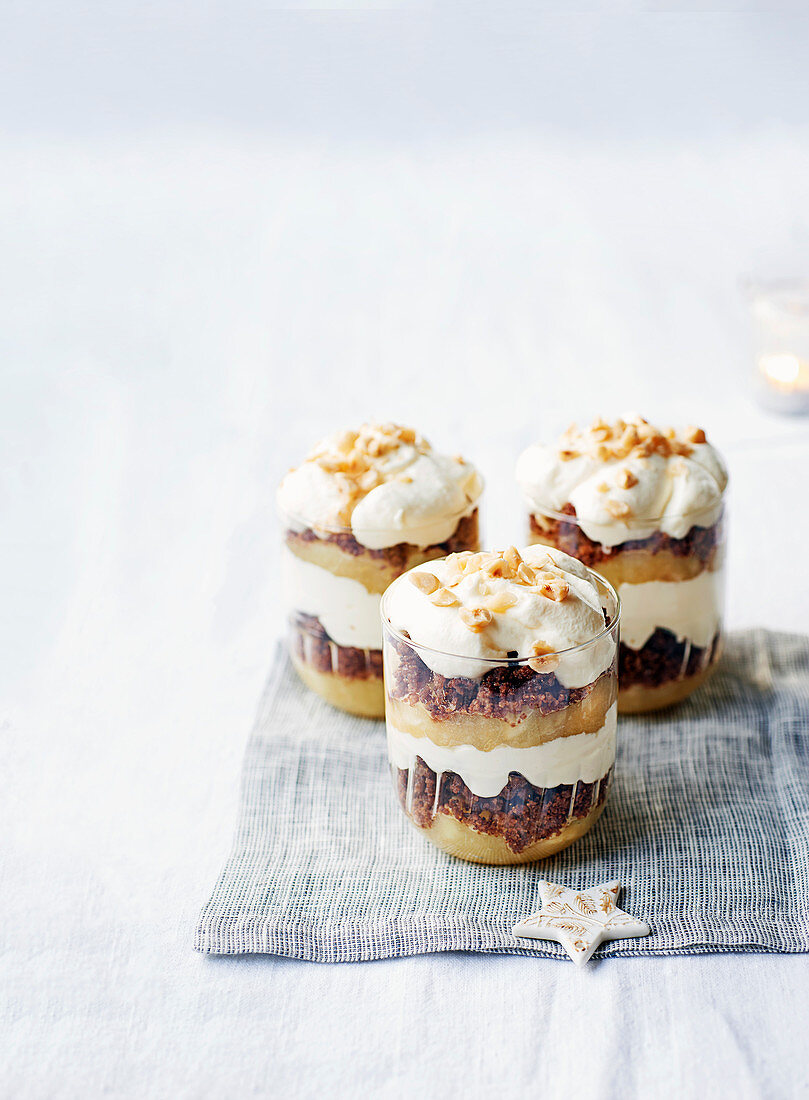 'Maidens in the mist' (Apple, cream and spiced rye crumble pots)