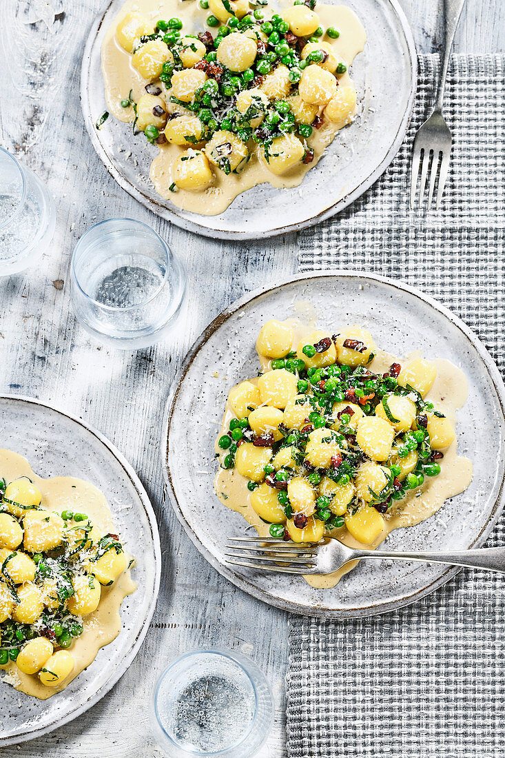 Gnocci with peas and pancetta