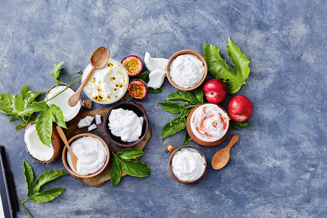 Vegan coconut yoghurt with flavours