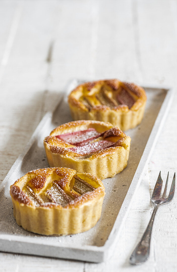 Tartlets with rhubarb