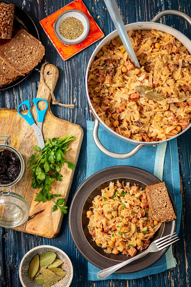 Sauerkarut with sausage and chickpeas (Polish bigos)