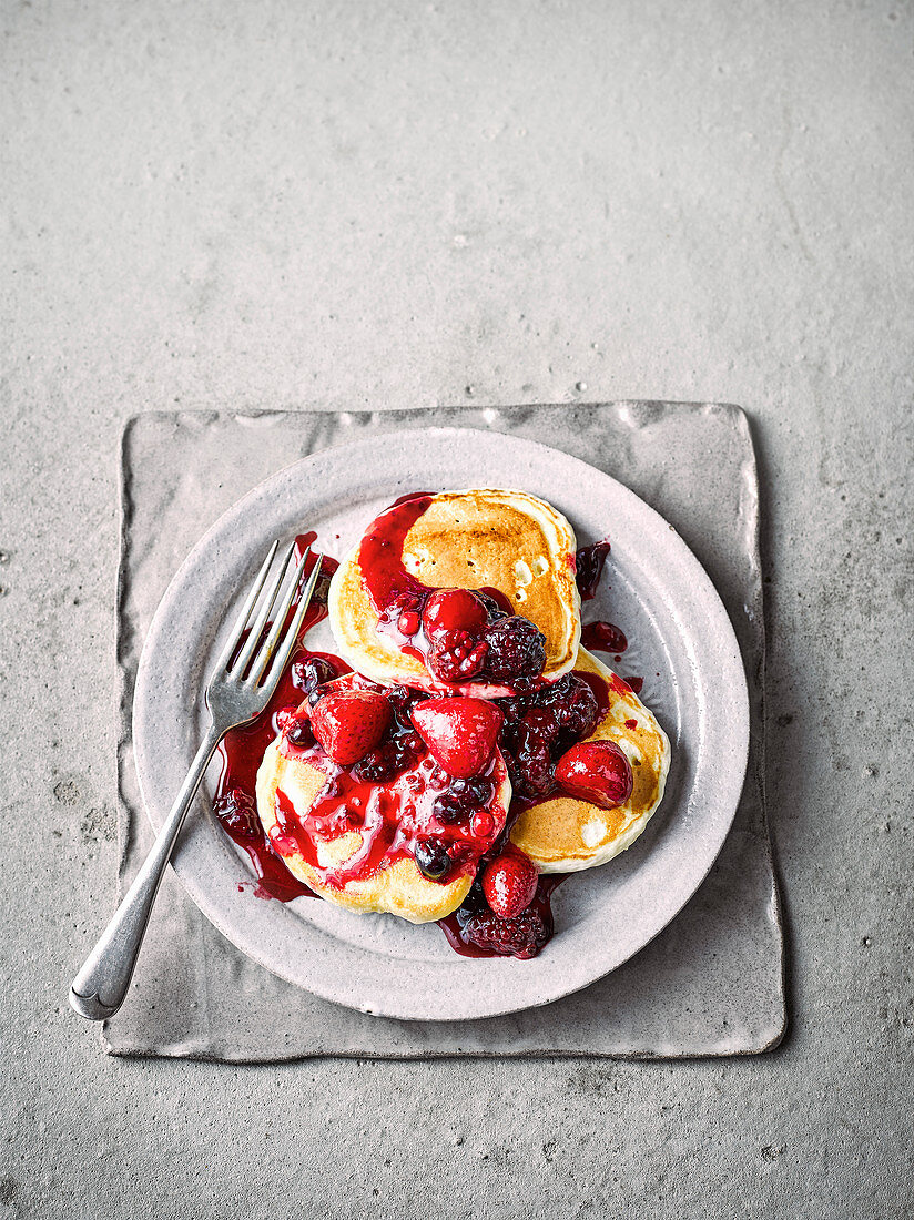 Vegan pancakes with mixed berry compote