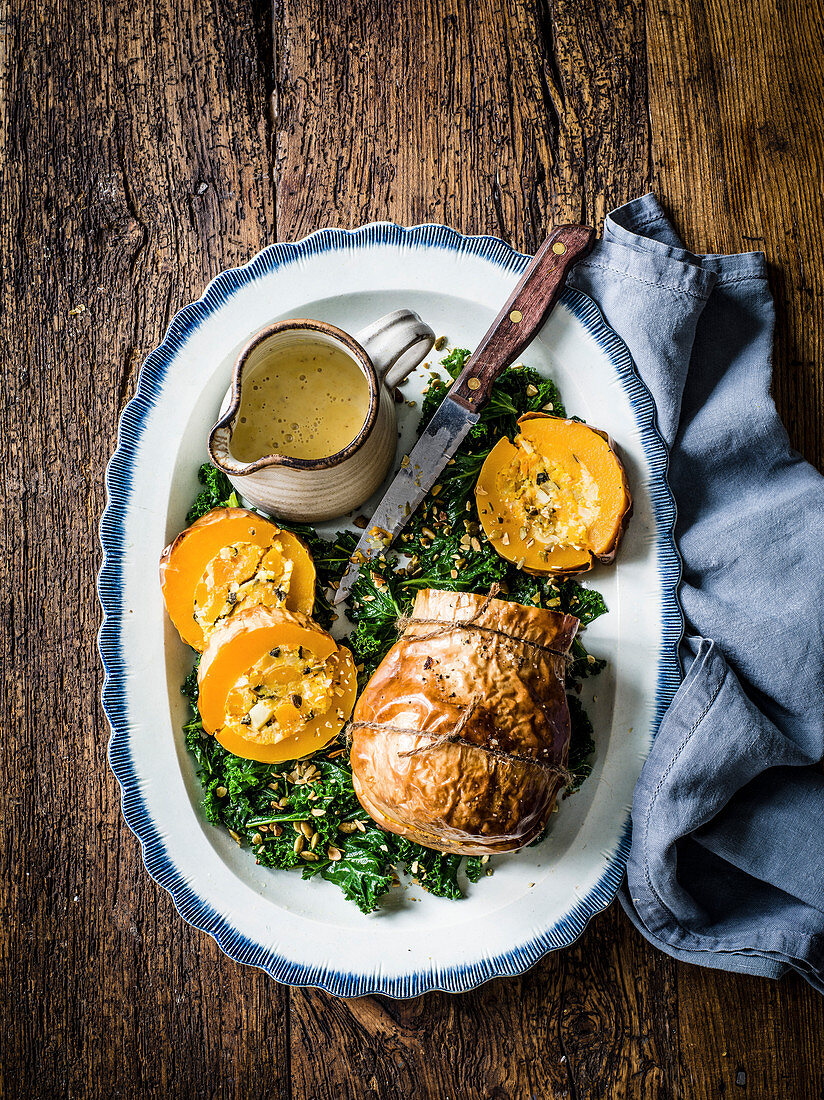 Gefüllter Butternusskürbis mit Apfelweinsauce