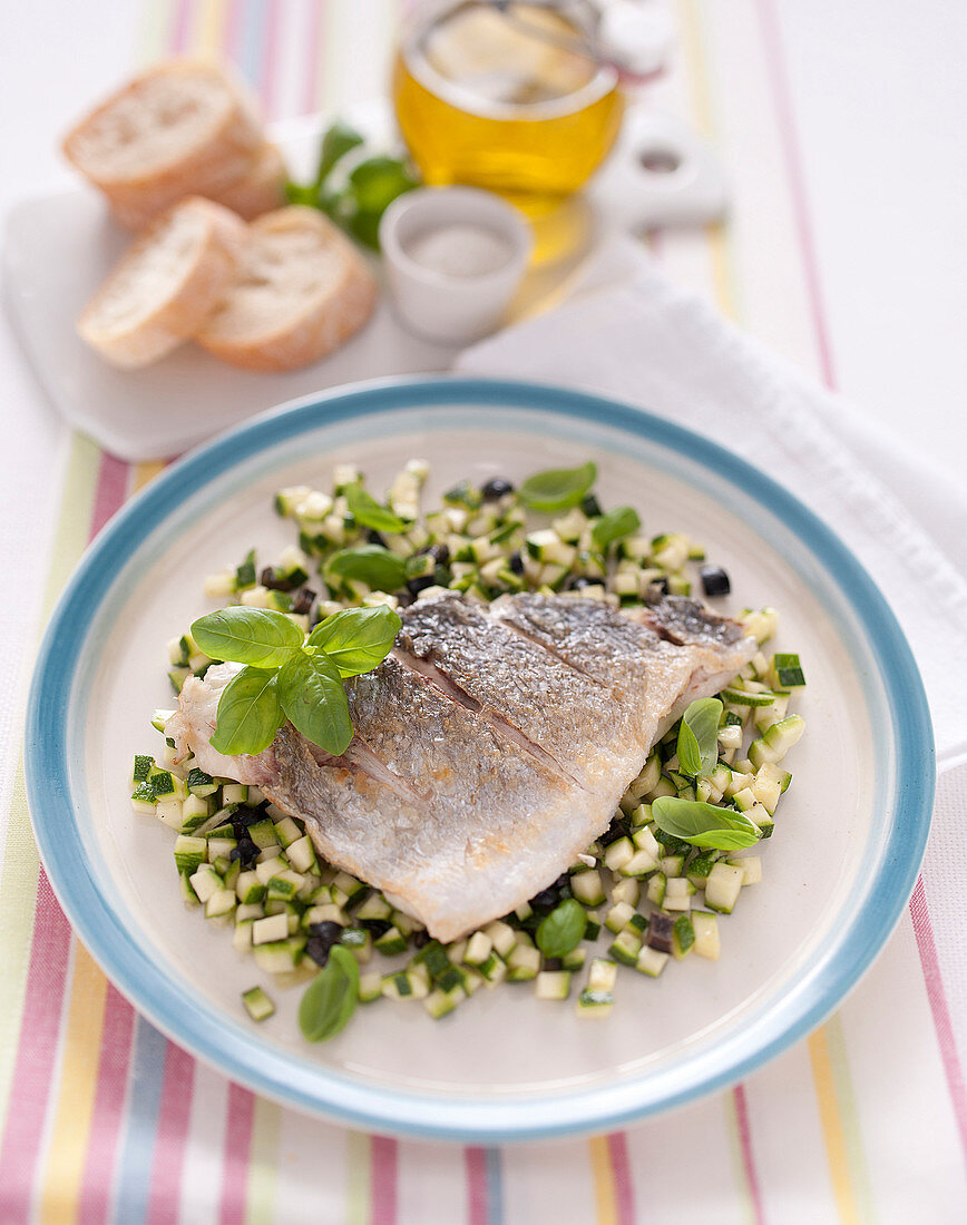 Doradenfilet auf Zucchinisalat mit Ingwer