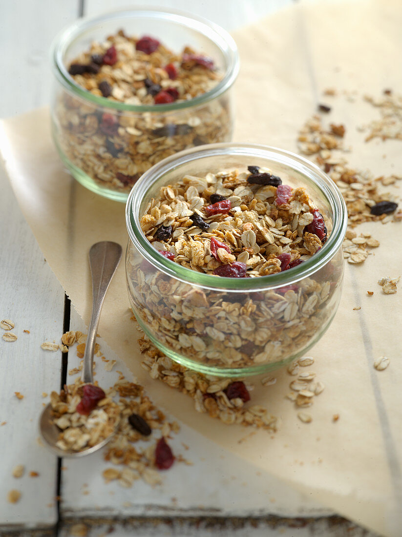 Früchtemüsli mit Trockenfrüchten und Cashewkernen