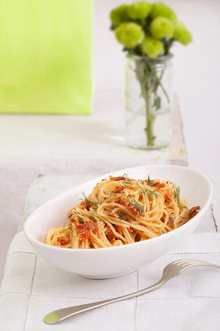 Spaghetti mit Tomatenpesto