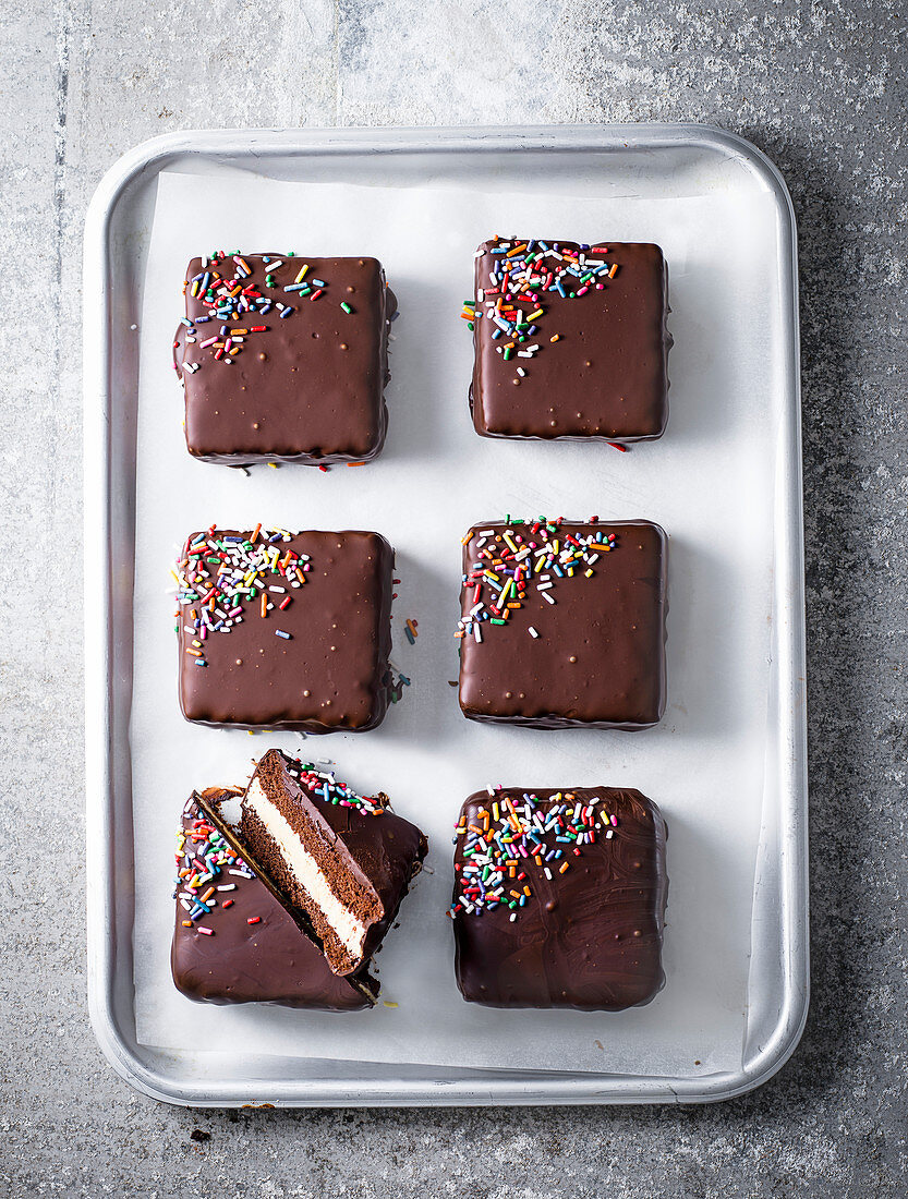 Mini-Schokoladenkuchen mit Erdnussbuttercreme