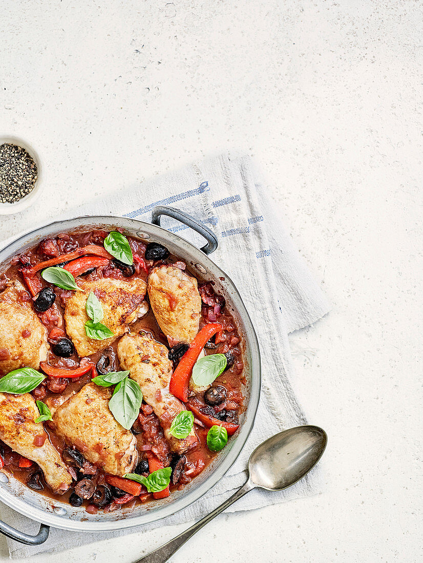 Chicken, red pepper and olive cacciatore
