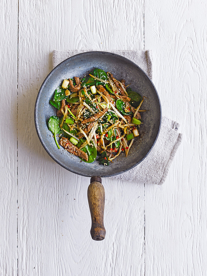 Marinated chicke vegetable wok