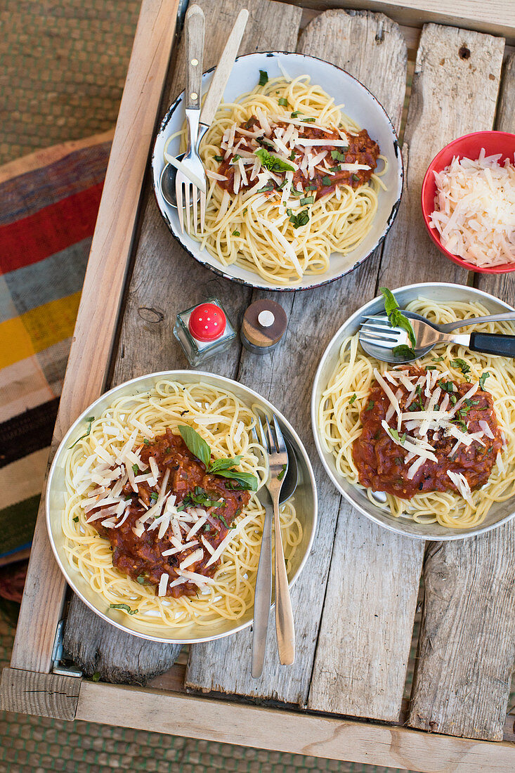 Spaghetti Bolognese mit Parmesan