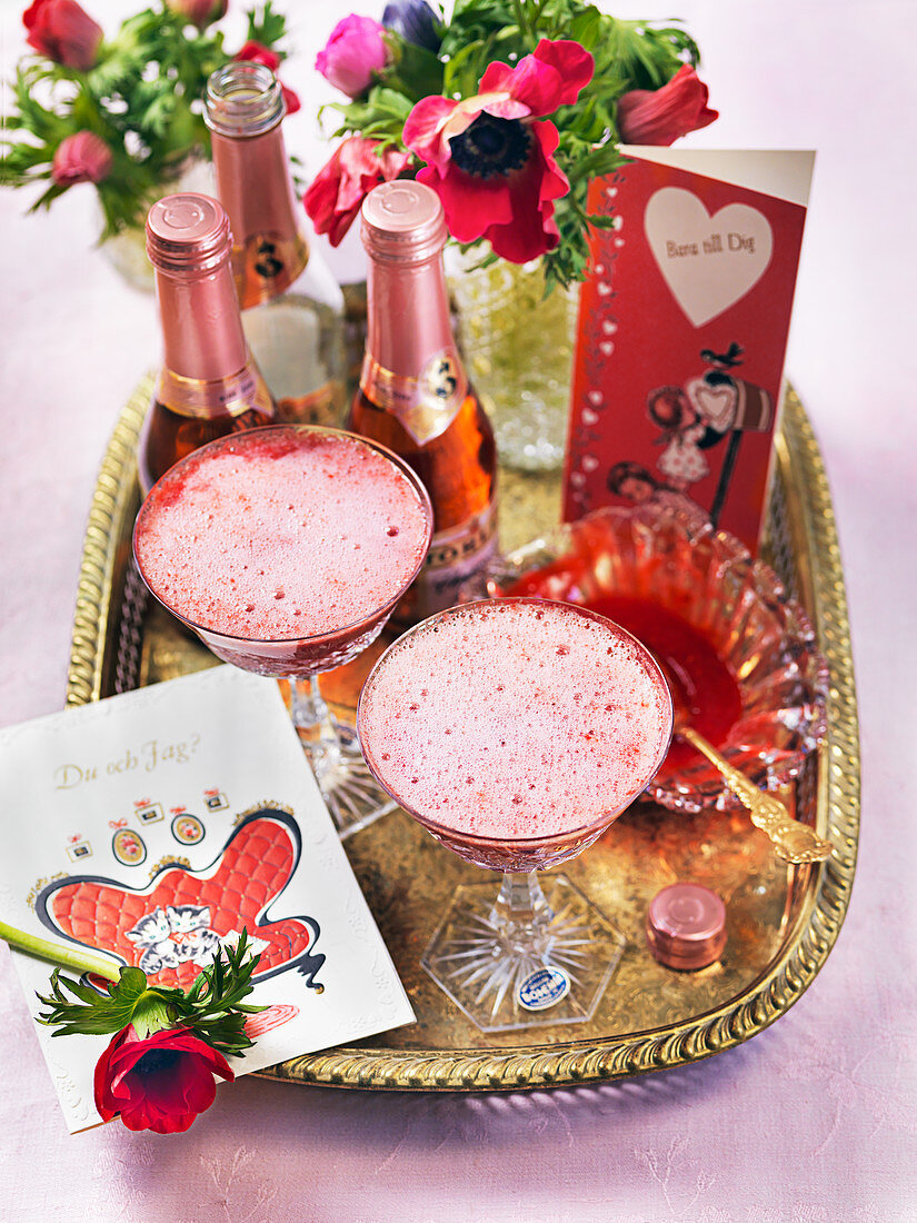 Rosa Champagner zum Valentinstag