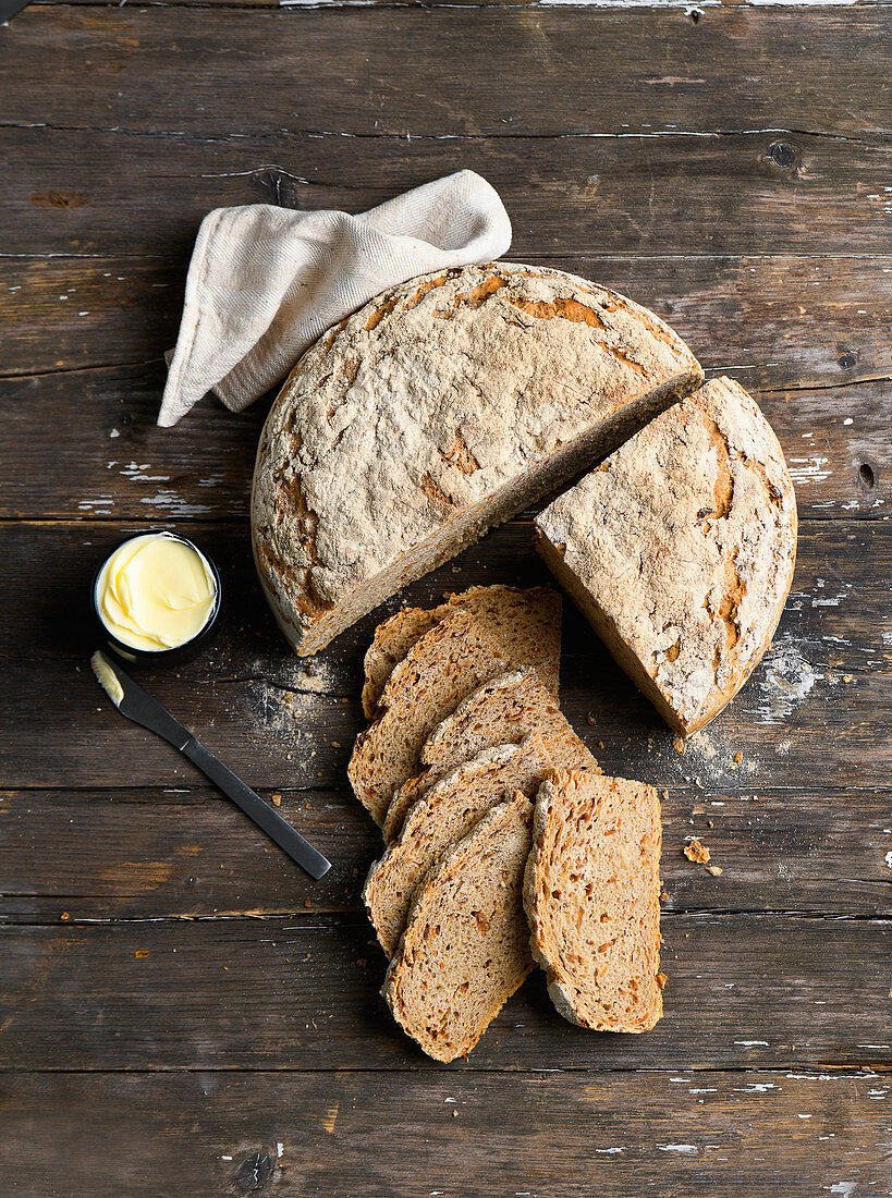 Wheat beer bread with onions