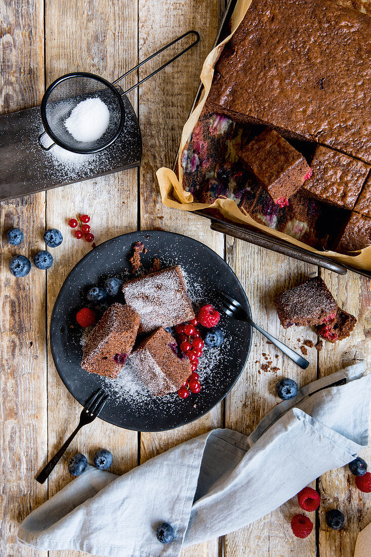 Keto brownies with berry mix