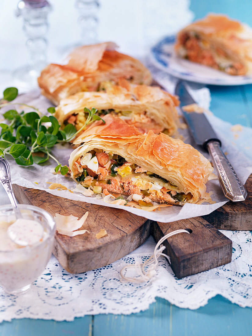 Easter phyllo pie with smoked salmon, eggs and leek