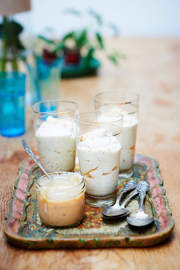 Orange and rhubarb amaretti pots