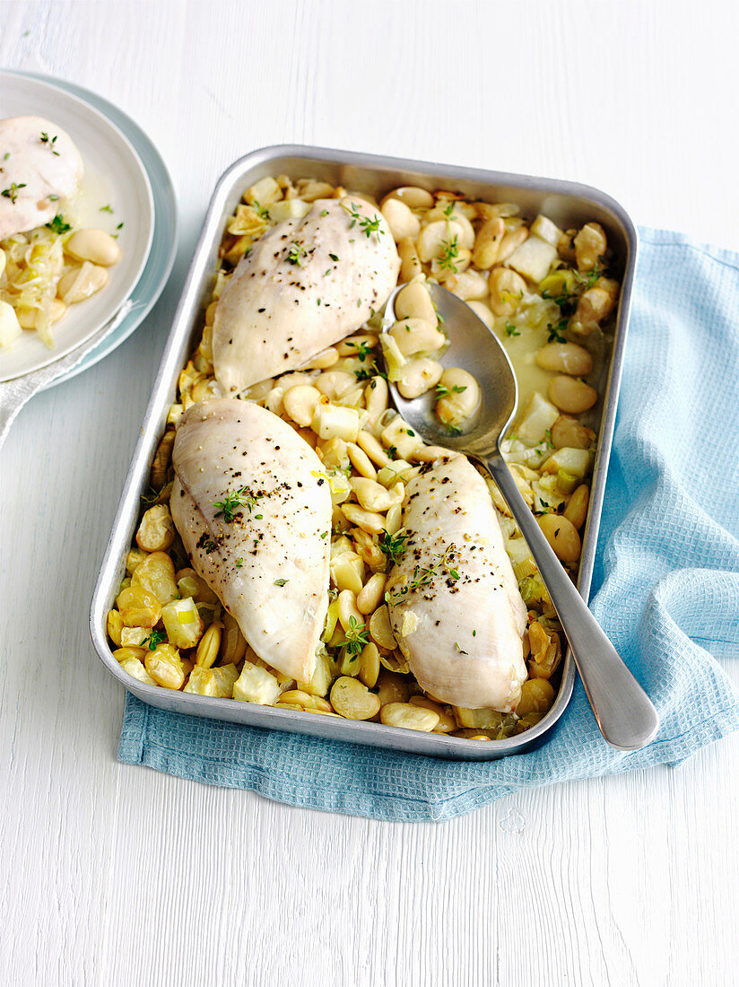 One-pot chicken with leek and beans