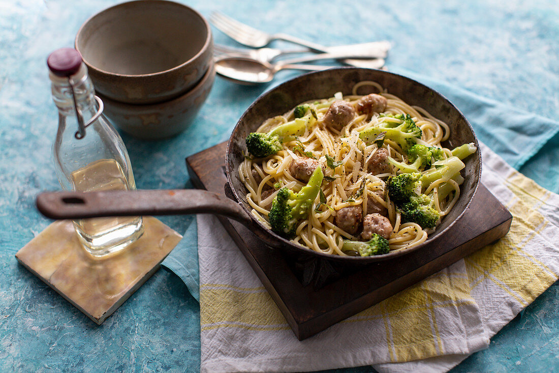 Spaghetti with broccoli and sausage