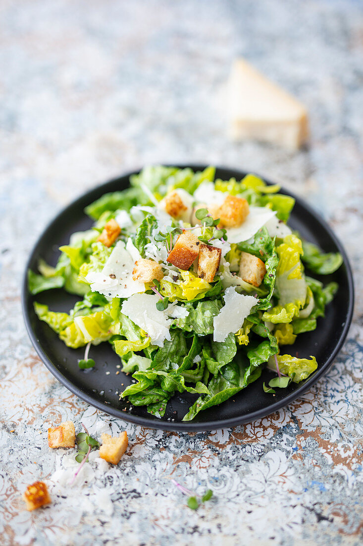 Caesar salad (romaine lettuce with anchovy dressing and parmesan)