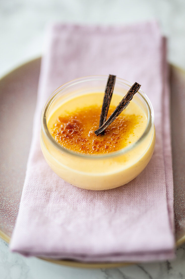 Crème Brûlée mit frischer Vanille