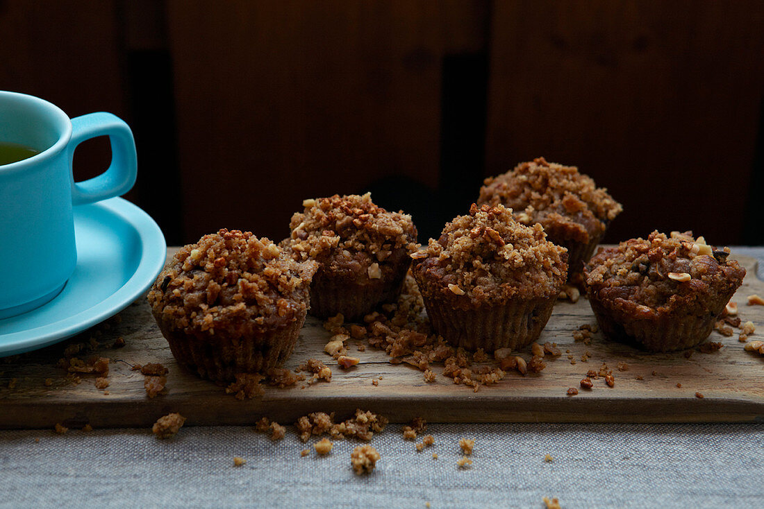 Apple crumble muffins