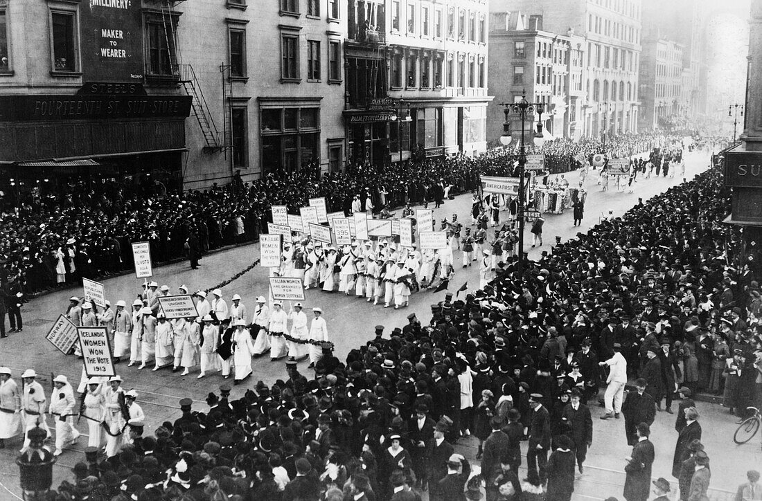 Suffragist parade, USA, 1915