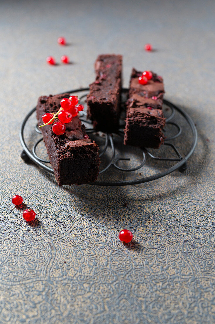 Brownies with currants