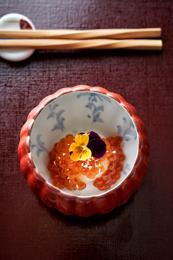 Lachskaviar auf Rettich (Japan)
