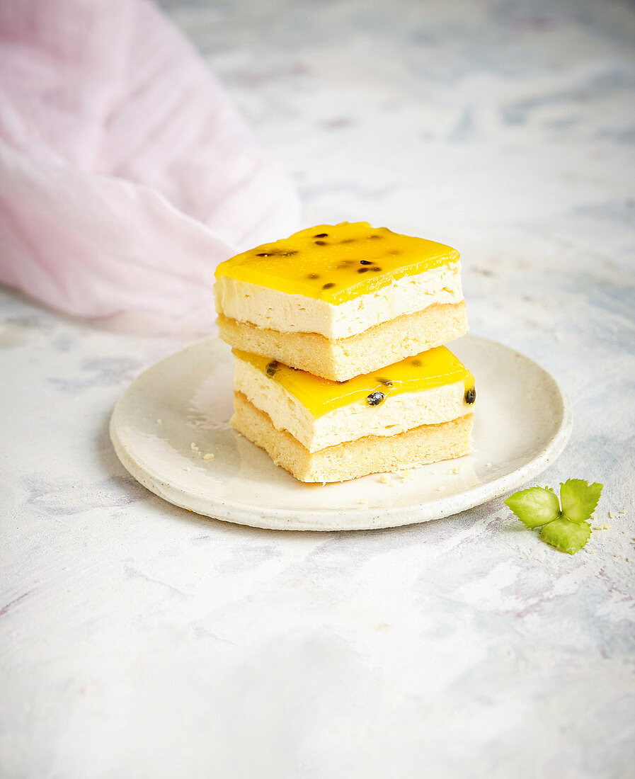 Vanillekuchen mit Kokos-Passionsfruchtcreme