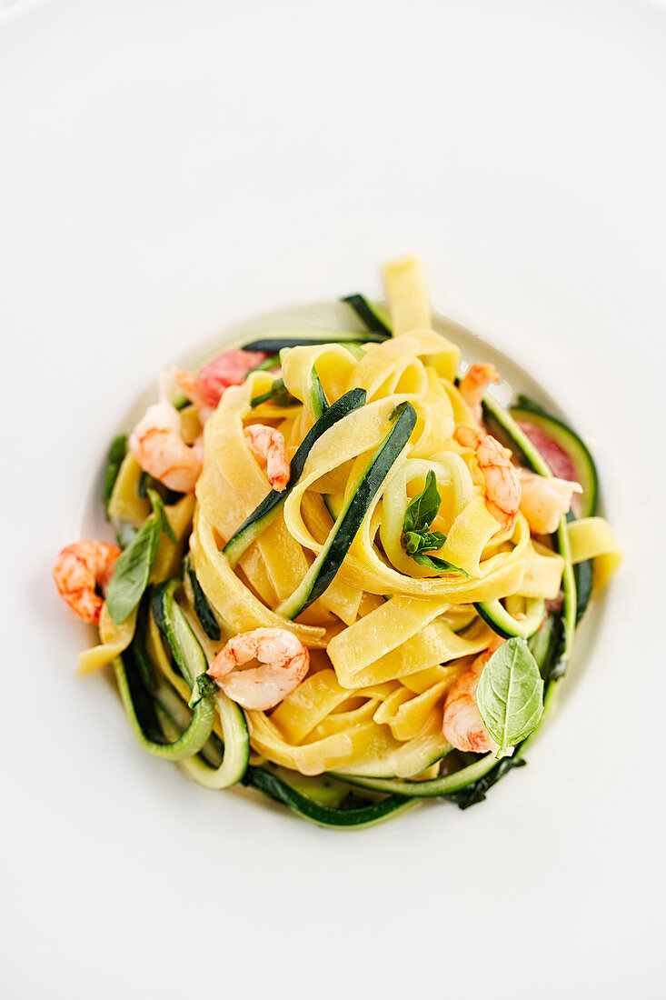 Homemade tagliatelle with prawns and courgette